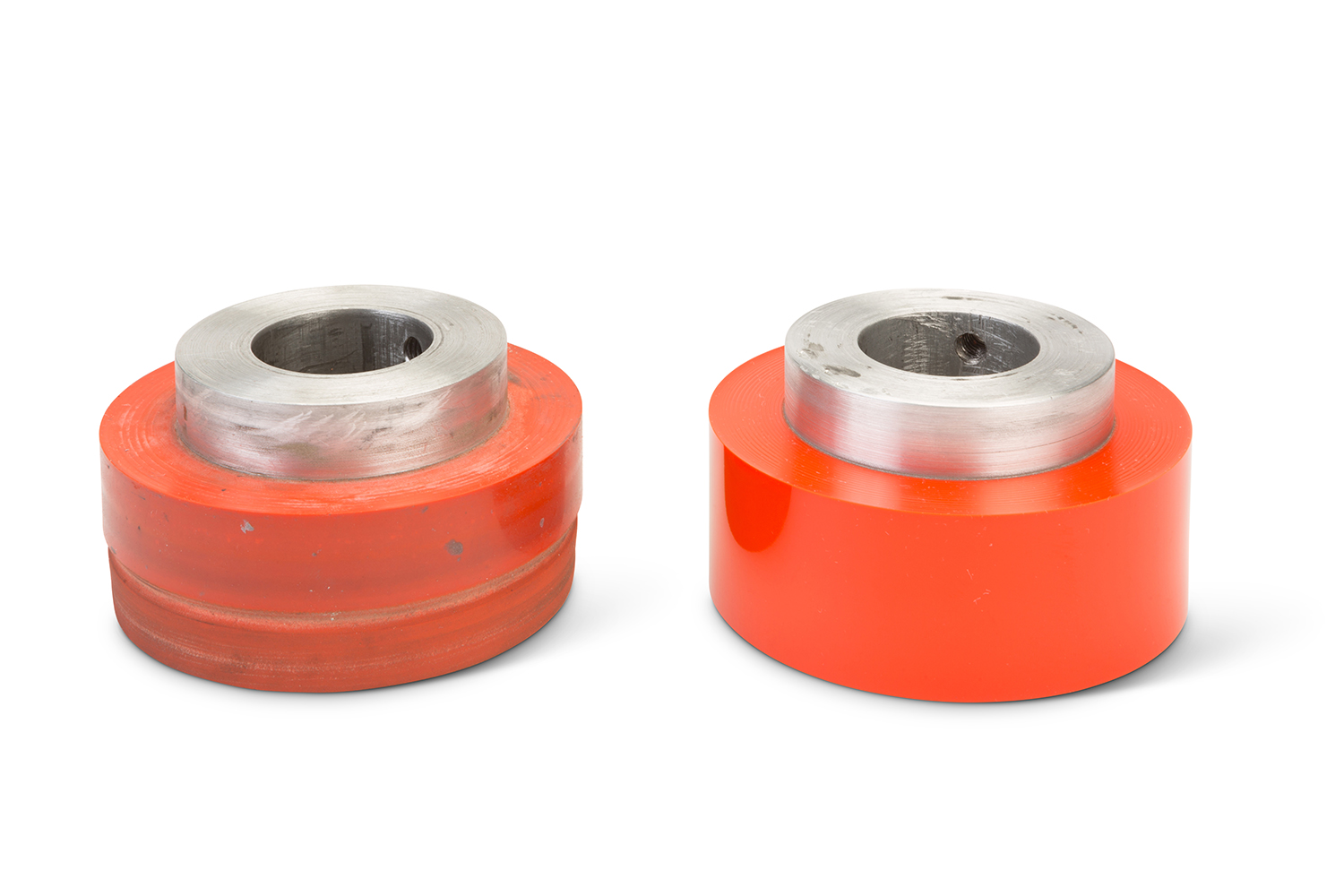 Used roller (left) / New, recovered roller (right)